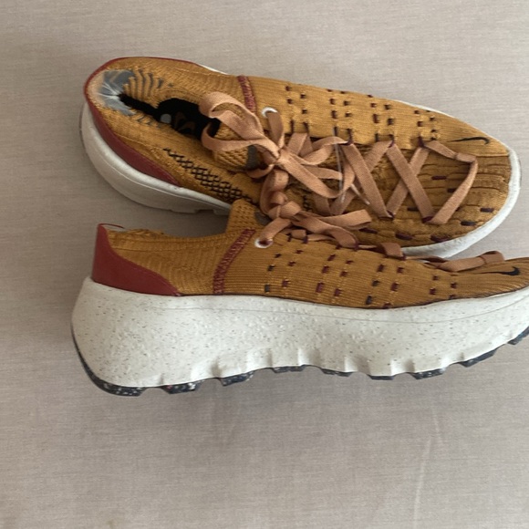 NEW Nike Space Hippie 04 Wheat Dark Beetroot (Women's) - Picture 15 of 16